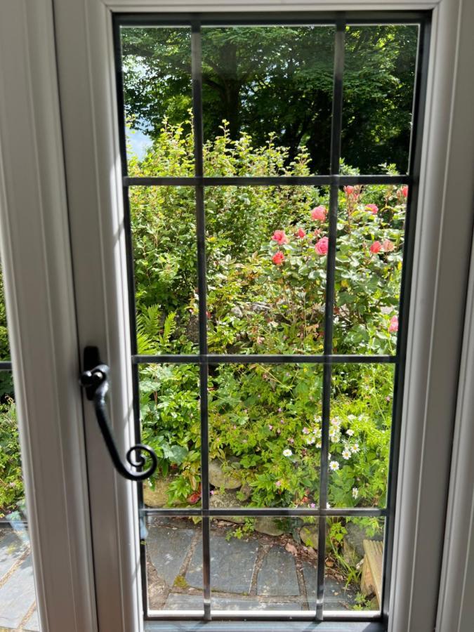 Beautiful Ancient Stone Cottage, Local Walks & Pub!