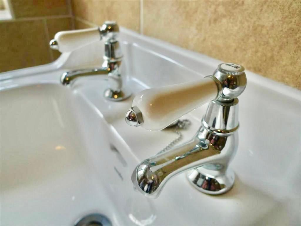 Holiday home Beautiful Ancient Stone Cottage, Local Walks & Pub!